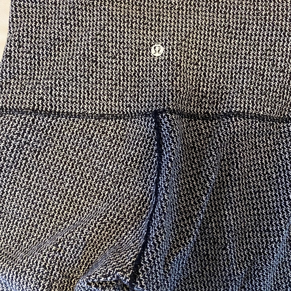 Lululemon leggings wunder under